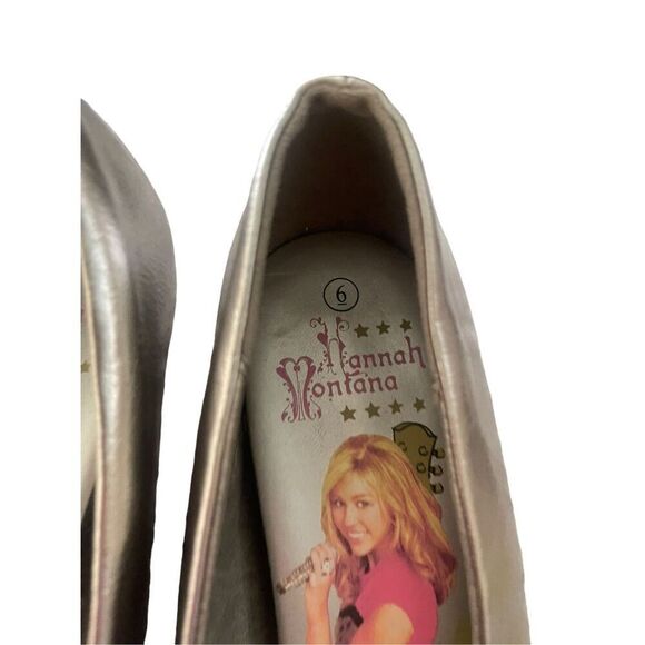 Disney Womens Silver Metallic Slip On Hana Montana Flats Ballet Shoes Size 9 - Picture 5 of 11
